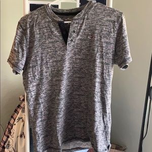 Heather gray 3-button tshirt